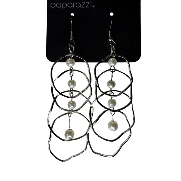 Paparazzi Pearl Palooza White Earrings - Picture 2 of 3